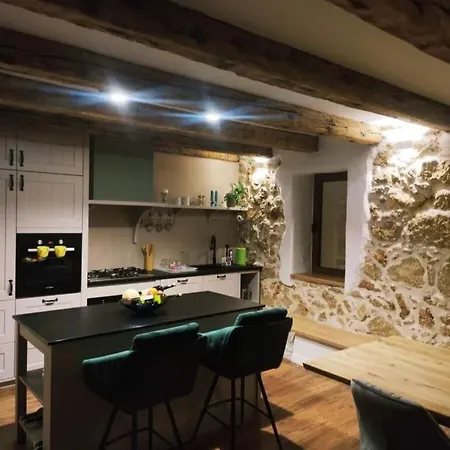 فيلة Mia Comfortable