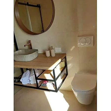 Mia Comfortable *